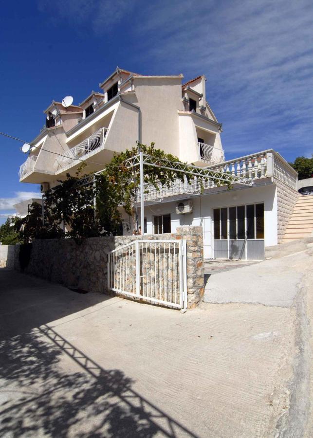 Apartments Paulina Traù Esterno foto