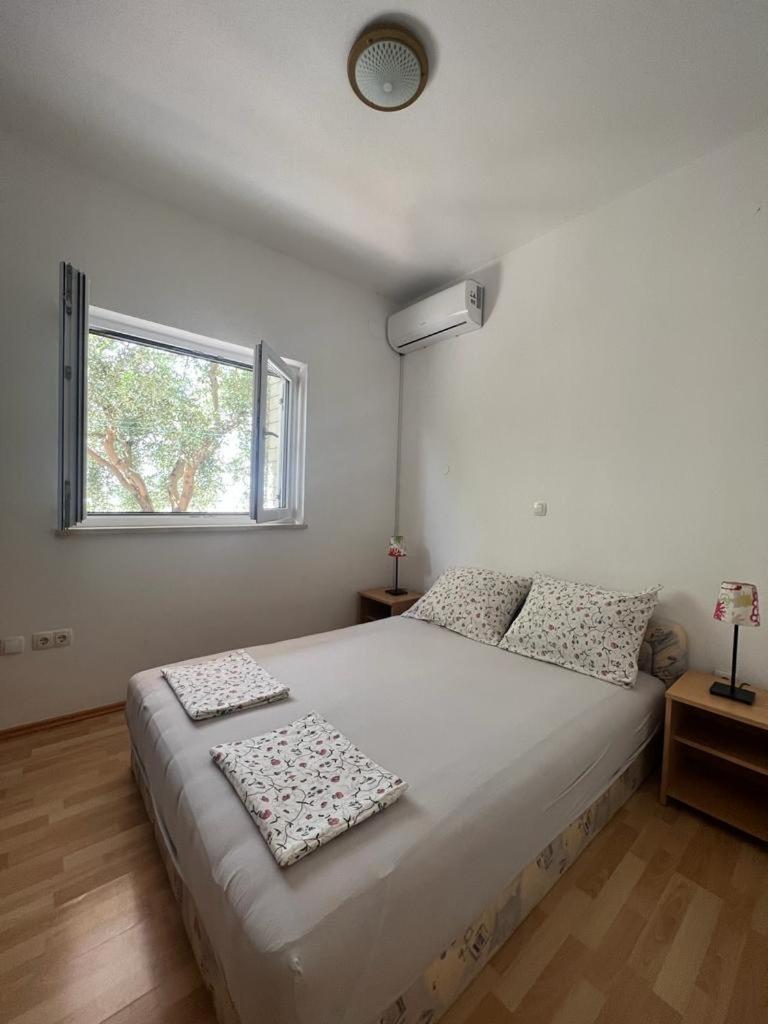 Apartments Paulina Traù Esterno foto